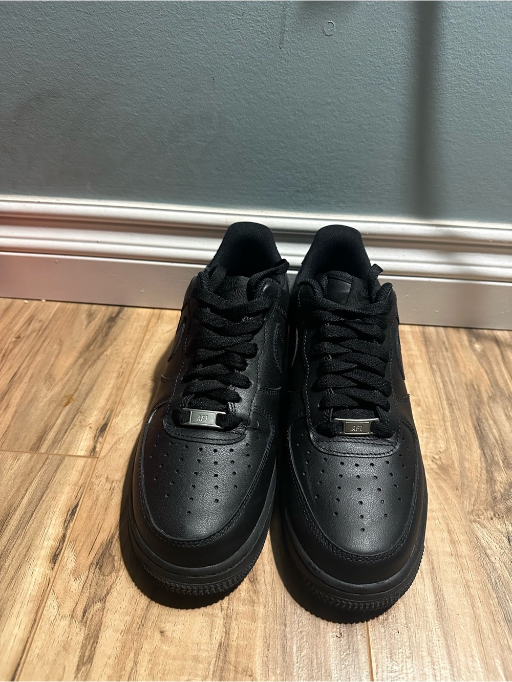 Nike Men's All-Black Low-Top Sneakers